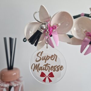 Accessoires porte clés "super maîtresse" noeud