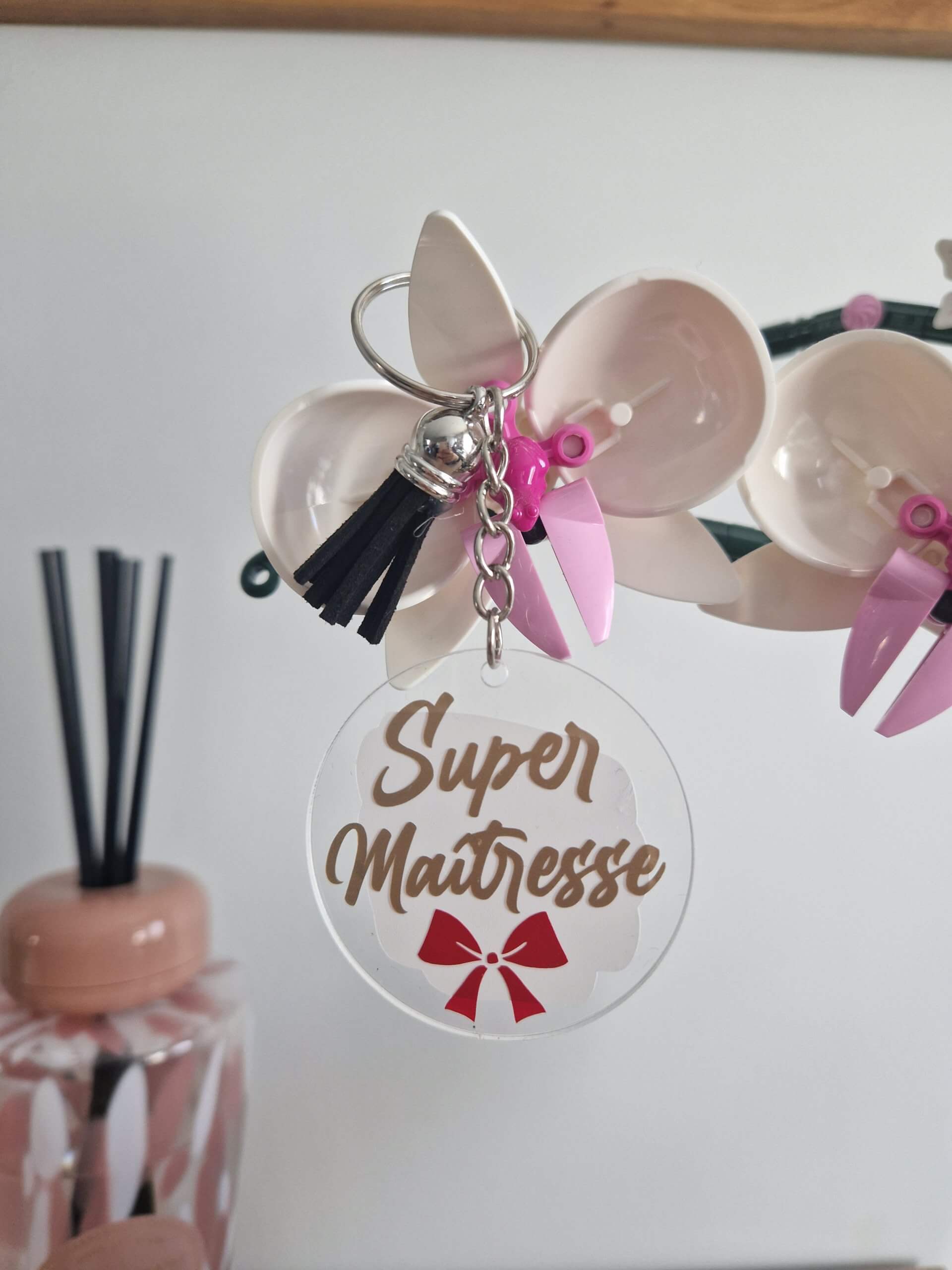 porte clés "super maîtresse" noeud porte clés "super maîtresse" noeud